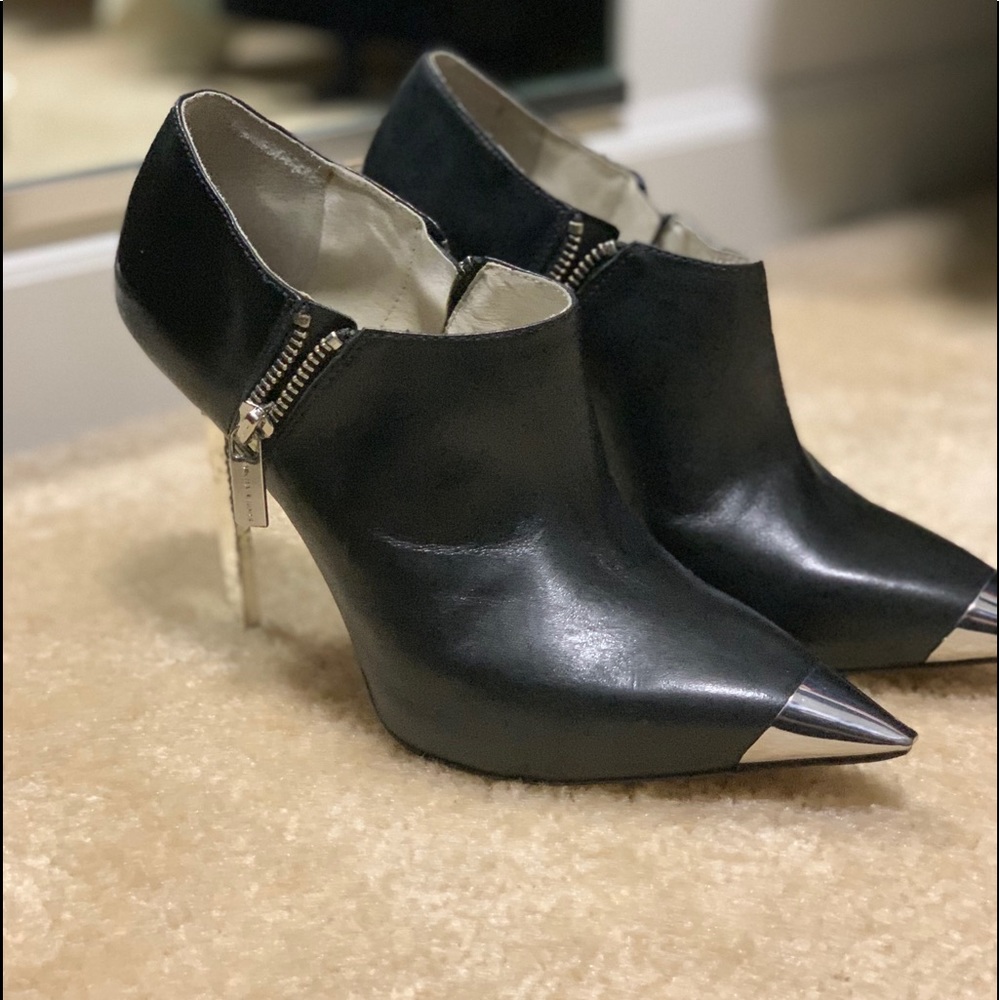 Michael by Michael Kors booties Size 6.5
